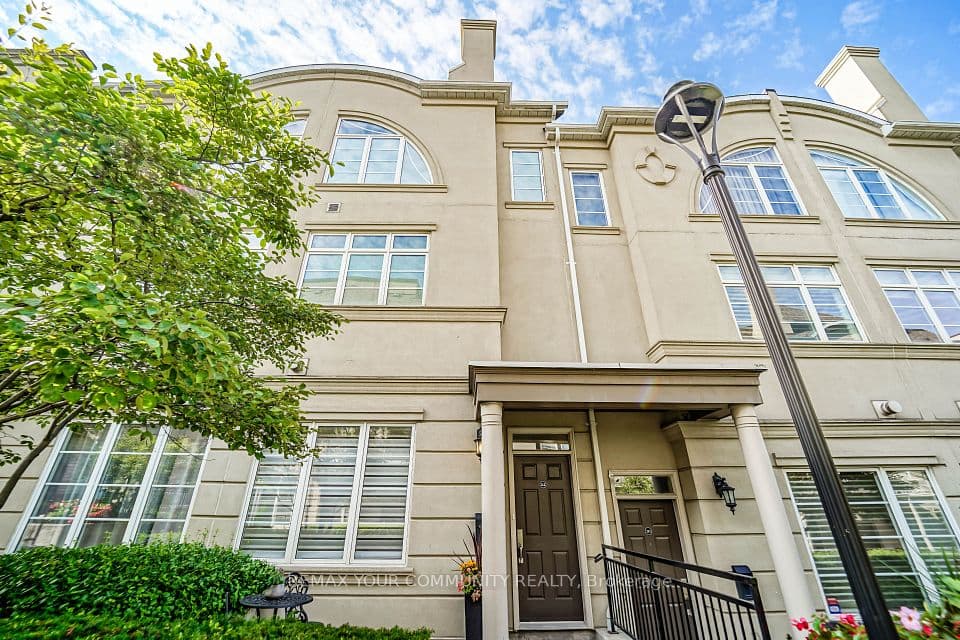 47 York Mills Road 212, Toronto, ON M2P 2B6 – photo 3
