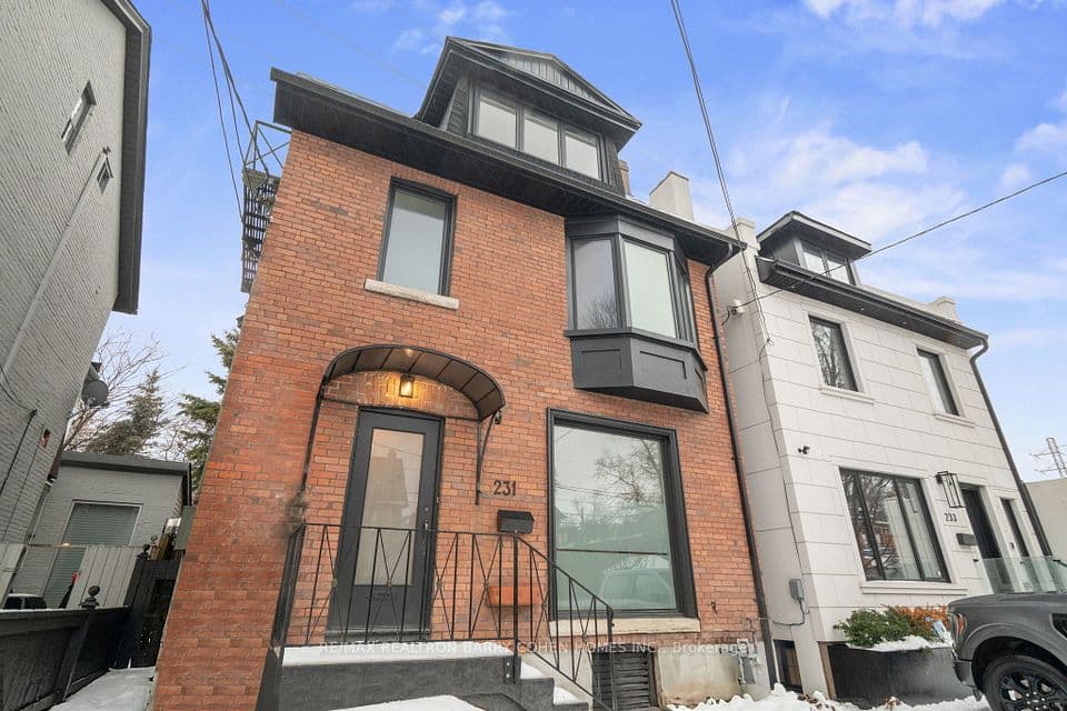 231 Macpherson Avenue, Toronto, ON M4V 1A1 – photo 3