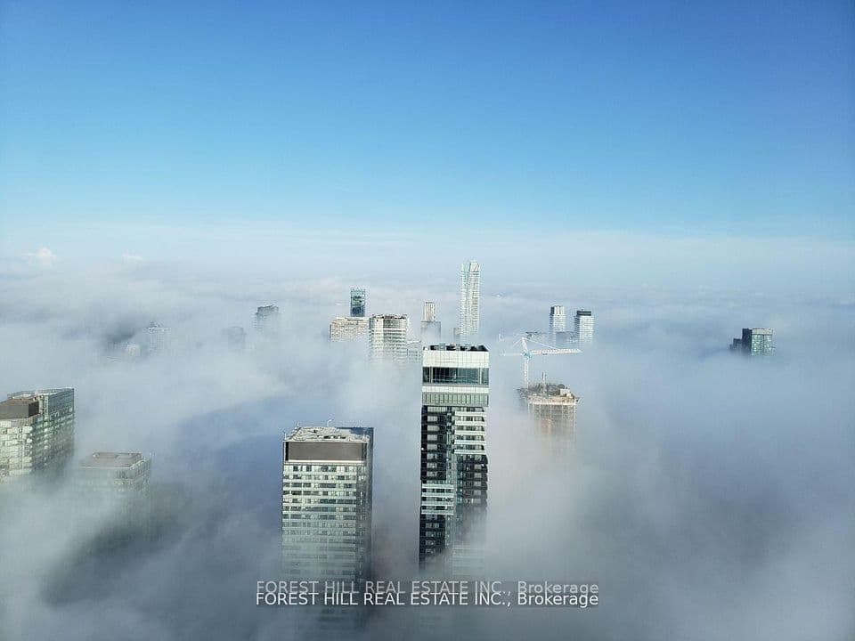 388 Yonge Street 7401, Toronto, ON M5B 0A4 – main photo