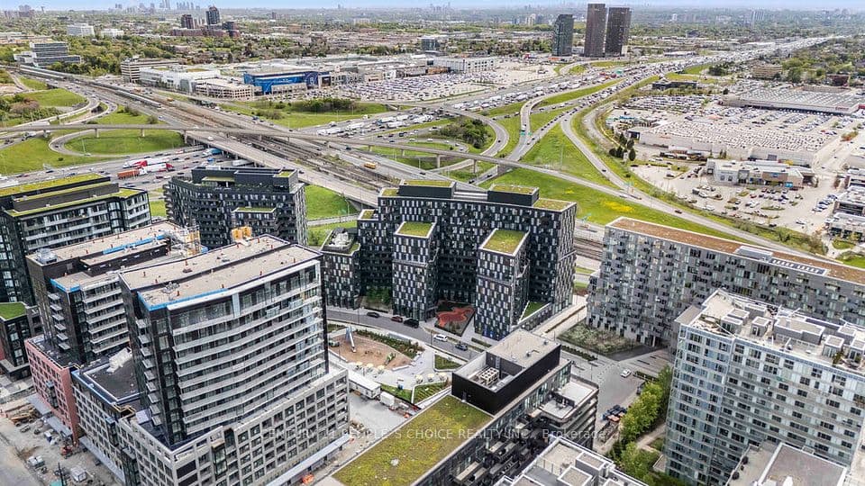 30 Tretti Way 1004, Toronto, ON M3H 0E3 – main photo