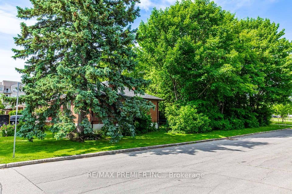 16 Goddard Street, Toronto, ON M3H 5C6 – photo 2