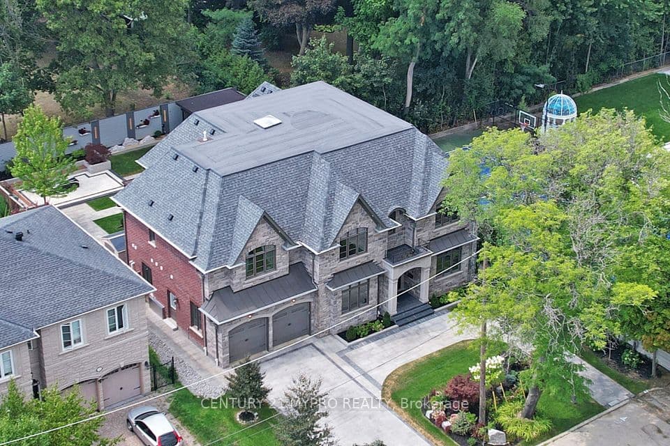 36 Farrington Drive, Toronto, ON M2L 2B6 – photo 3