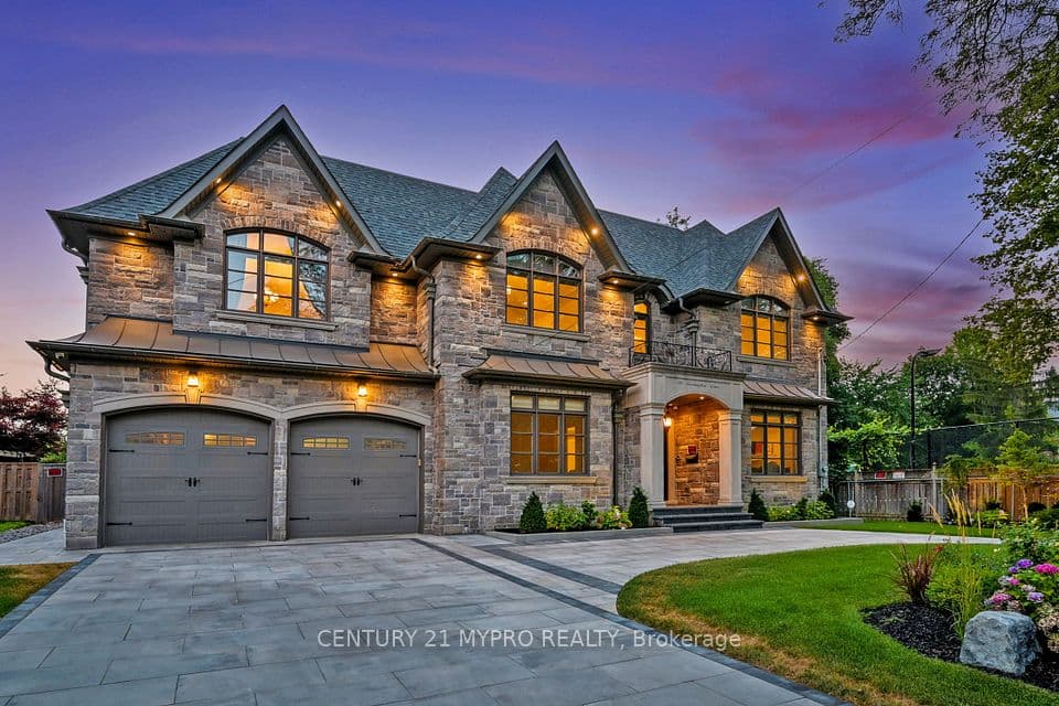36 Farrington Drive, Toronto, ON M2L 2B6 – main photo