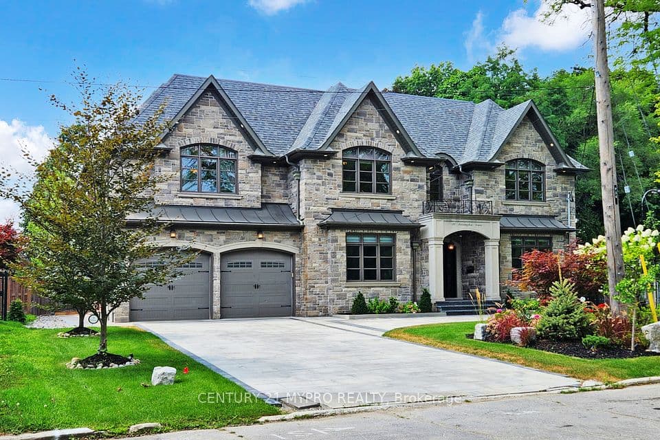 36 Farrington Drive, Toronto, ON M2L 2B6 – photo 2