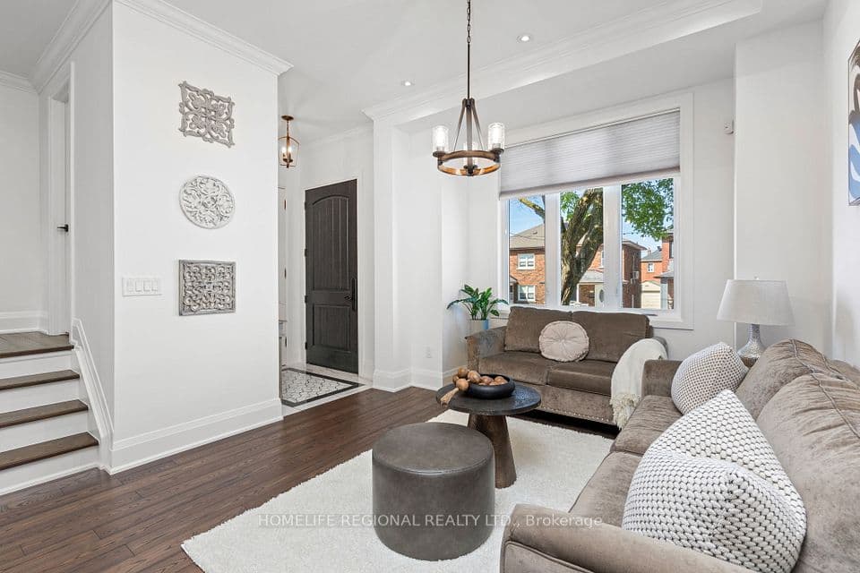 313 Robina Avenue, Toronto, ON M6C 3Z2 – photo 3