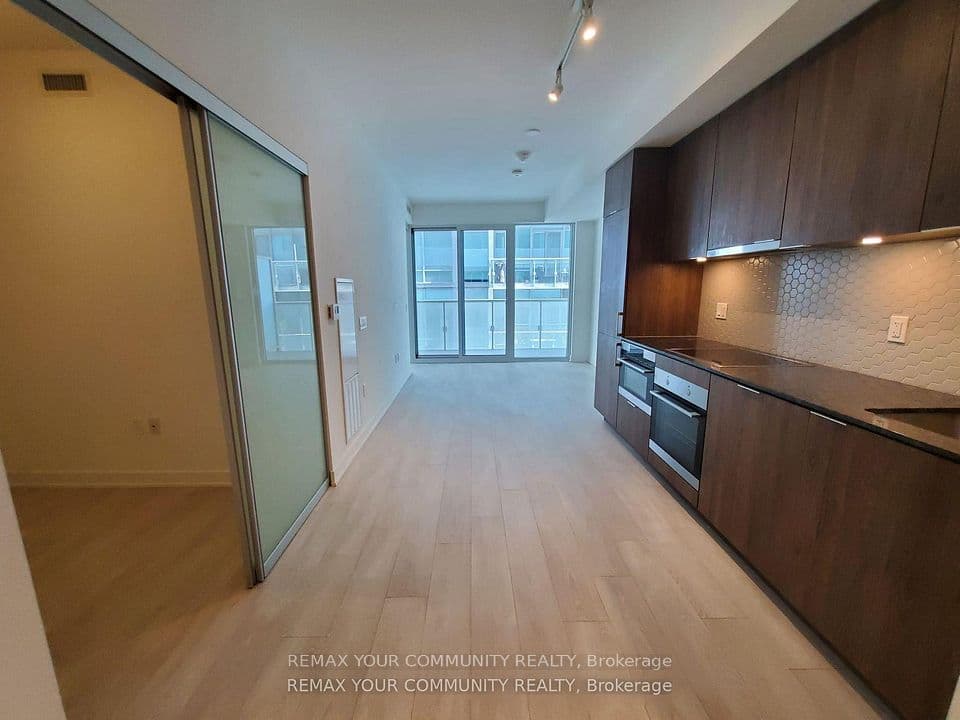 15 Queens Quay E 408, Toronto, ON M5E 0C5 – main photo