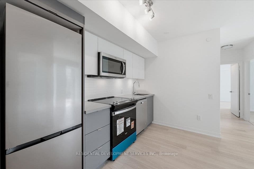 500 Wilson Avenue 404, Toronto, ON M3H 5Y9 – photo 3