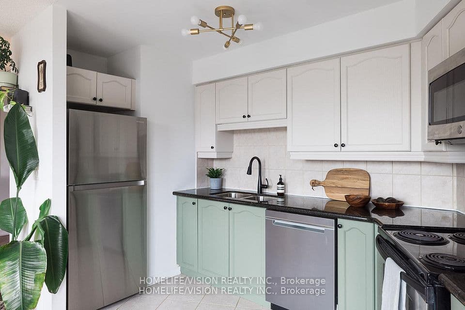 18 Valley Woods Road 902, Toronto, ON M3A 0A1 – photo 2