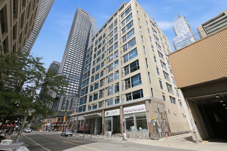 8 Wellesley Street E 802, Toronto, ON M4Y 3B2 – photo 2