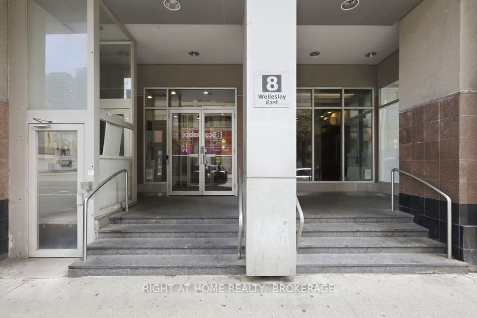 8 Wellesley Street E 802, Toronto, ON M4Y 3B2 – photo 3