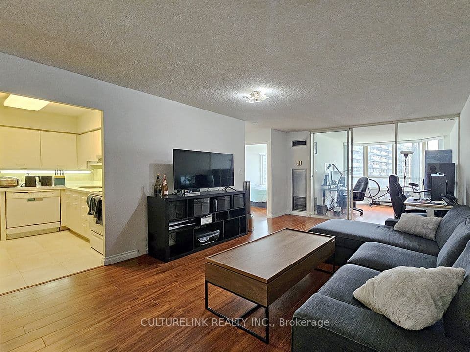 30 Greenfield Avenue 2215, Toronto, ON M2N 6N3 – photo 3