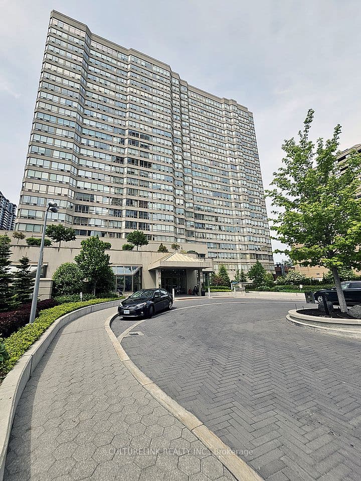 30 Greenfield Avenue 2215, Toronto, ON M2N 6N3 – photo 2