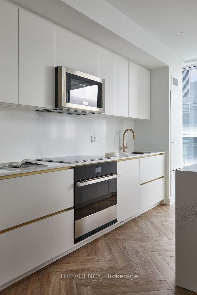 327 King Street W PH04, Toronto, ON M5V 1J5 – photo 3