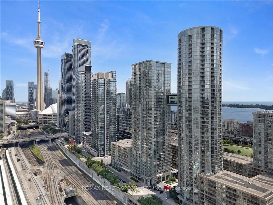15 Iceboat Terrace PH06, Toronto, ON M5V 4A5 – photo 3