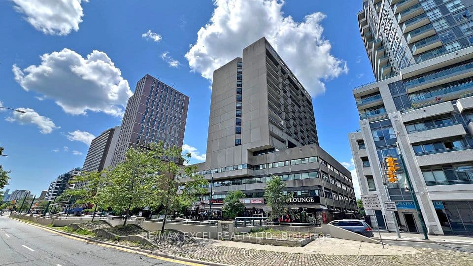 720 Spadina Avenue 1605, Toronto, ON M5S 2T9 – main photo