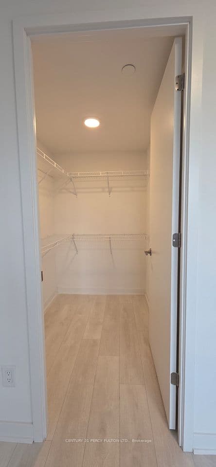 8 Tippett Road 309, Toronto, ON M3H 0E7 – photo 2