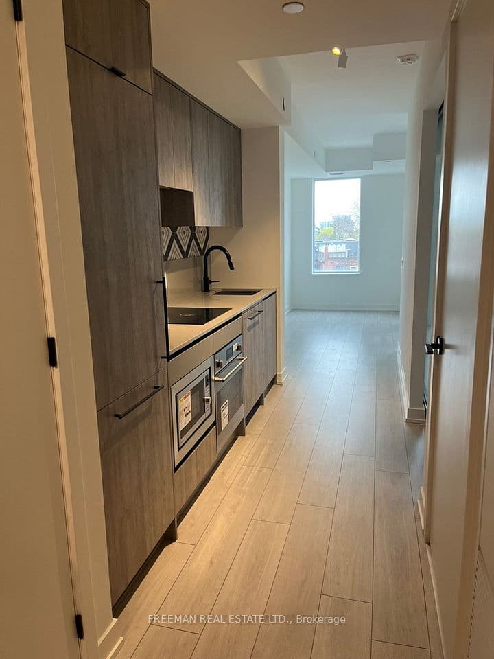 5 Lakeview Avenue 406, Toronto, ON M6J 0H3 – photo 3