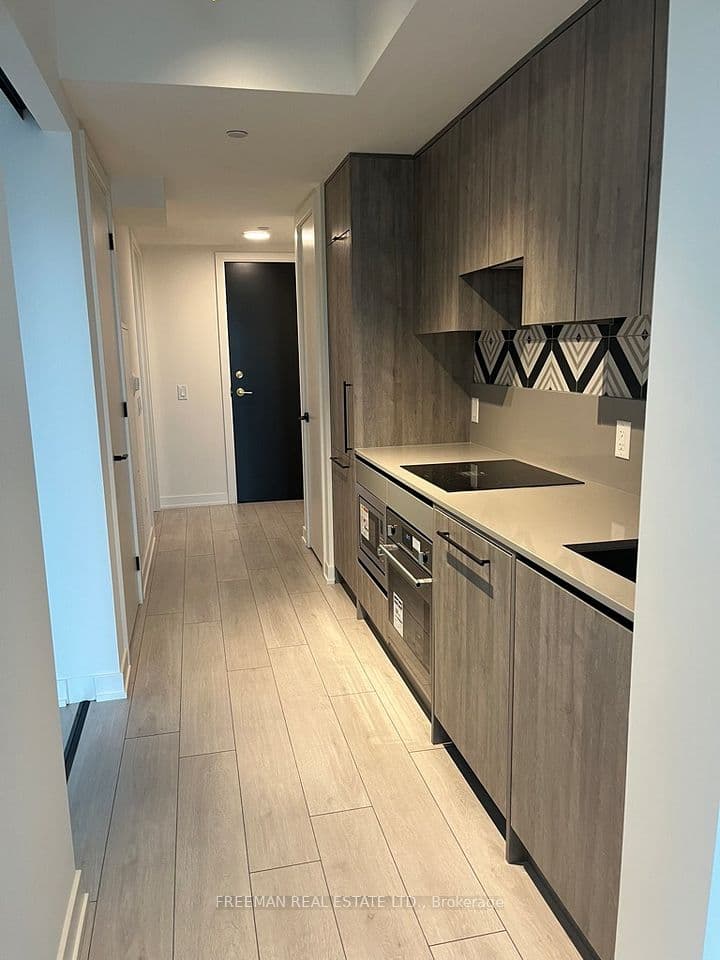5 Lakeview Avenue 406, Toronto, ON M6J 0H3 – main photo