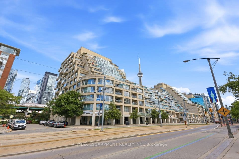 460 Queens Quay Way W 803E, Toronto, ON M5V 2Y5 – main photo