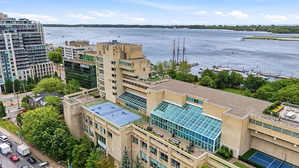 460 Queens Quay Way W 803E, Toronto, ON M5V 2Y5 – photo 2