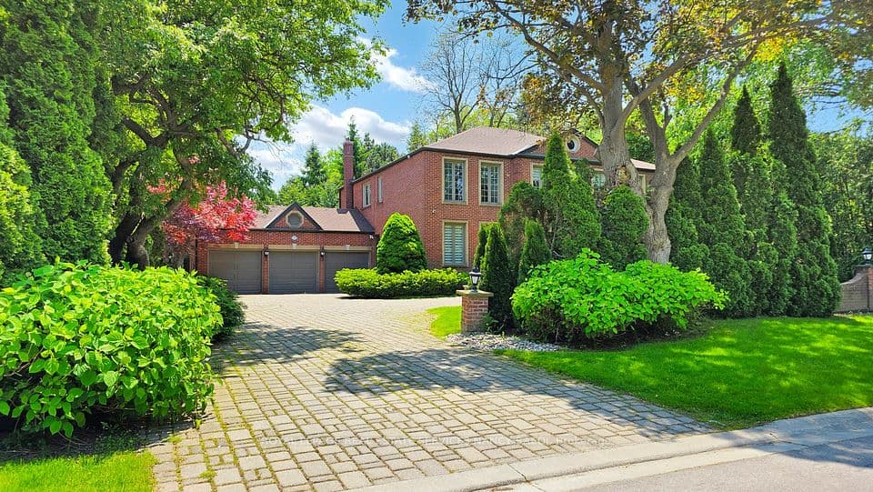 21 Forest Heights Boulevard, Toronto, ON M2L 1G4 – main photo