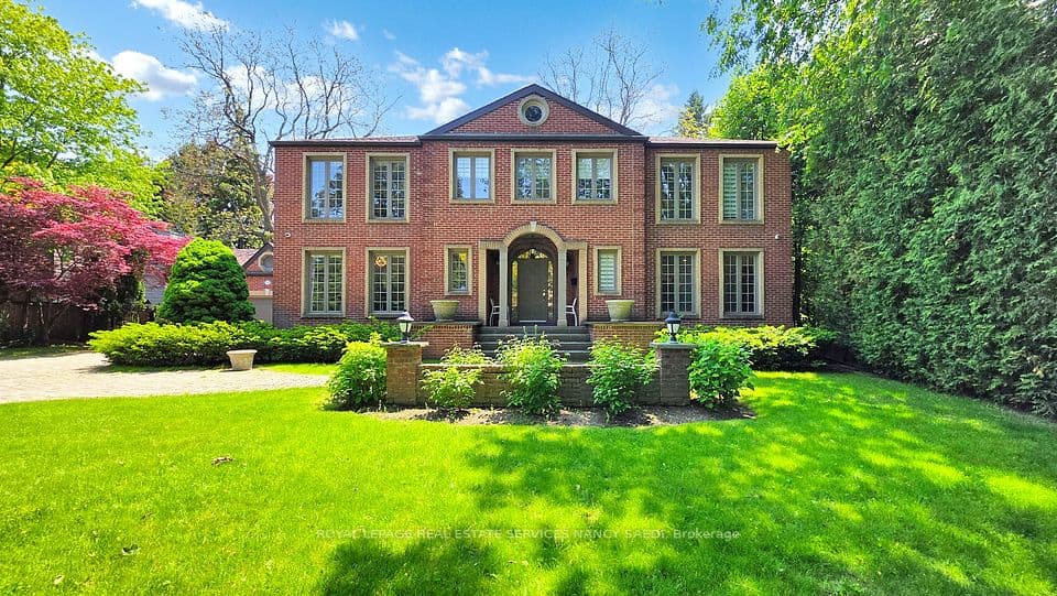 21 Forest Heights Boulevard, Toronto, ON M2L 1G4 – photo 2