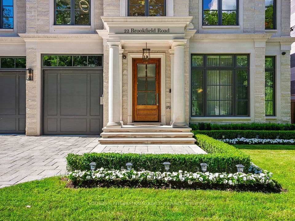 22 Brookfield Road, Toronto, ON M2P 1A9 – photo 3