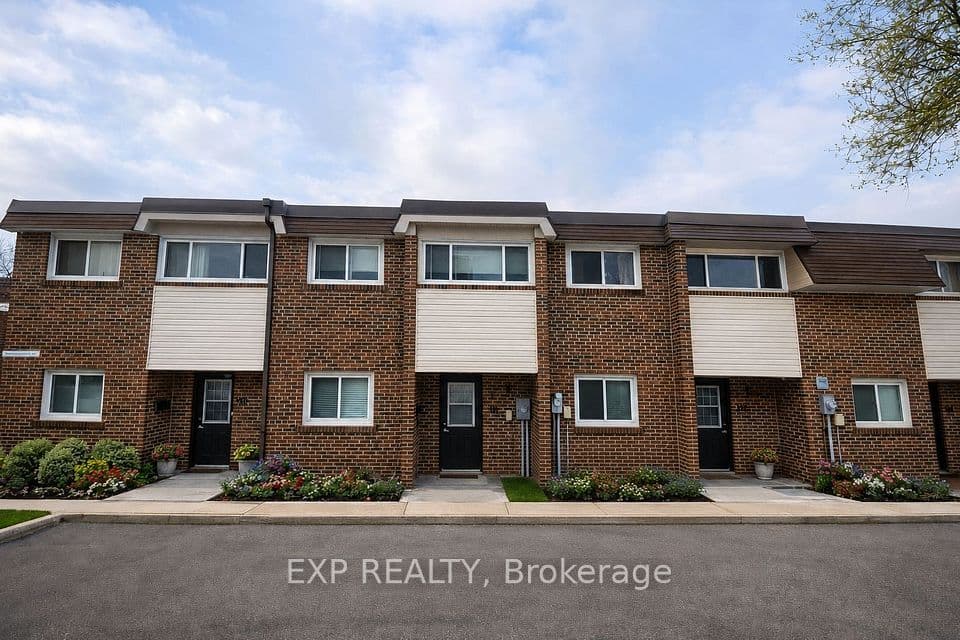 55 Godstone Road 111, Toronto, ON M2J 3C8 – main photo