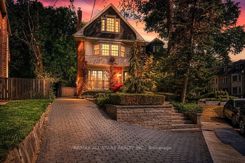 30 Edgewood Crescent, Toronto, ON M4W 3A9 – photo 2