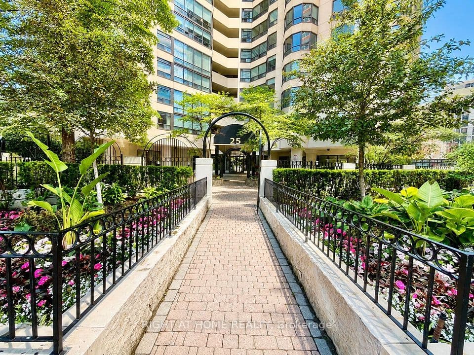 25 Maitland Street W 1001, Toronto, ON M4Y 2W1 – photo 2
