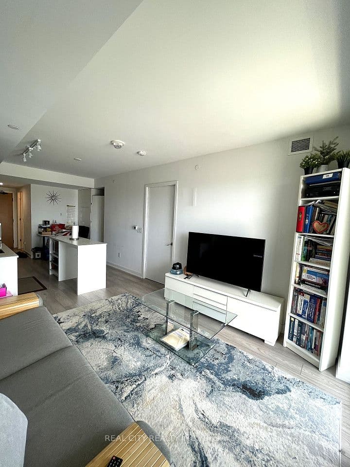 8 Tippett Road 808, Toronto, ON M3H 0E7 – photo 3