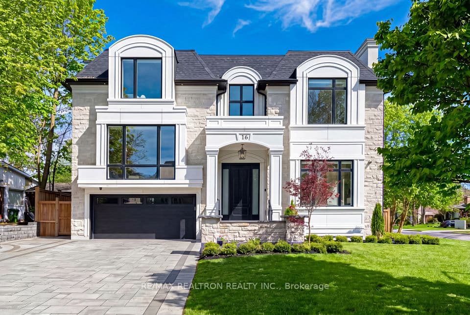 16 Ballyronan Road, Toronto, ON M3B 1V1 – main photo