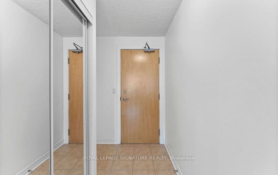 212 Eglinton Avenue E 1411, Toronto, ON M4P 0A3 – photo 3