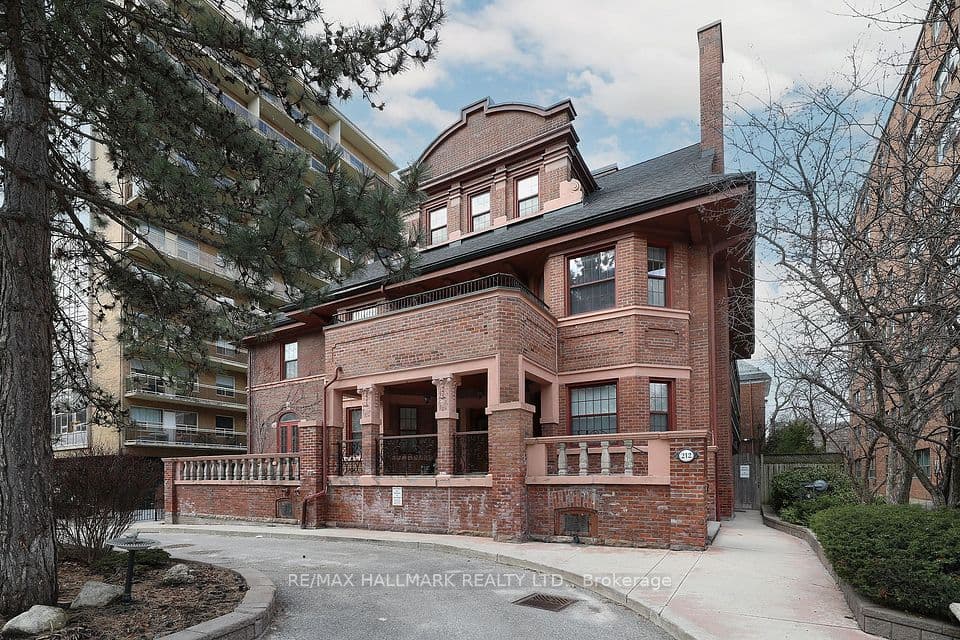 212 St. George Street 106, Toronto, ON M5R 2N5 – main photo
