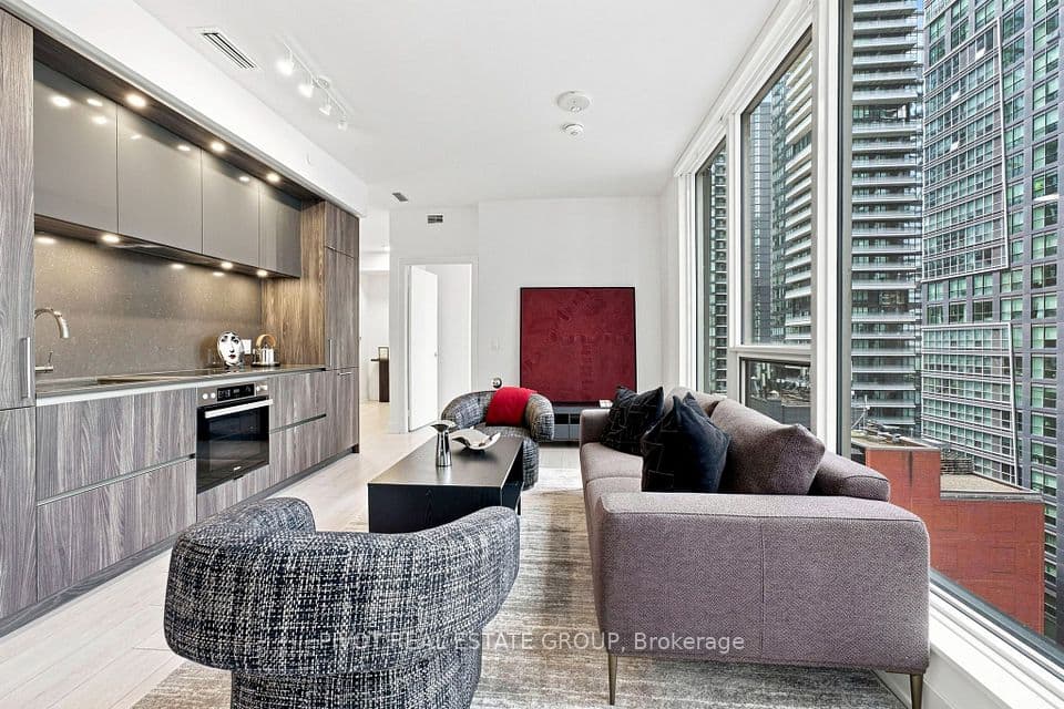 15 Mercer Street 1206, Toronto, ON M5V 0T8 – main photo