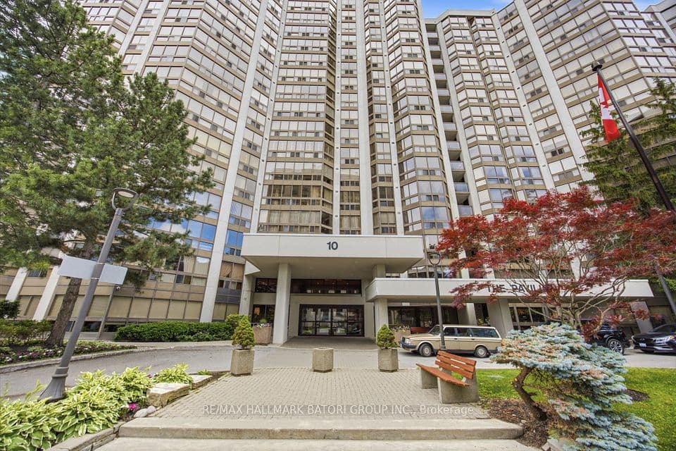 10 Kenneth Avenue 211, Toronto, ON M2N 6K6 – main photo