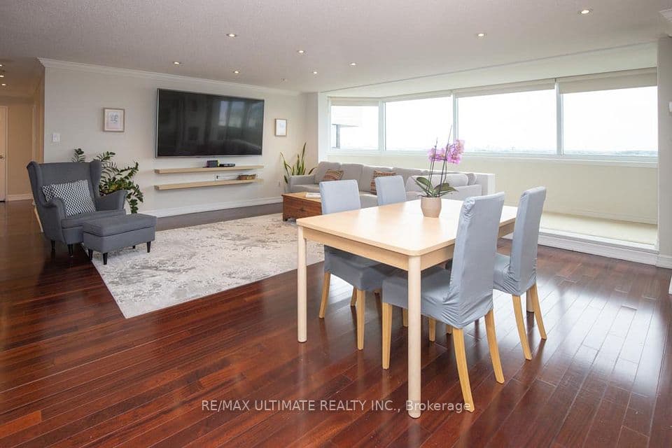 75 Wynford Heights Crescent 2504, Toronto, ON M3C 3H9 – photo 3