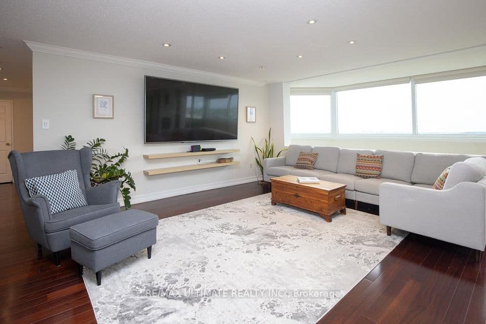 75 Wynford Heights Crescent 2504, Toronto, ON M3C 3H9 – photo 2