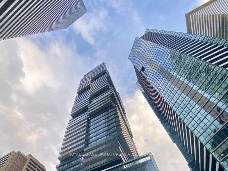 55 Charles Street E 4002, Toronto, ON M4Y 0J1 – main photo