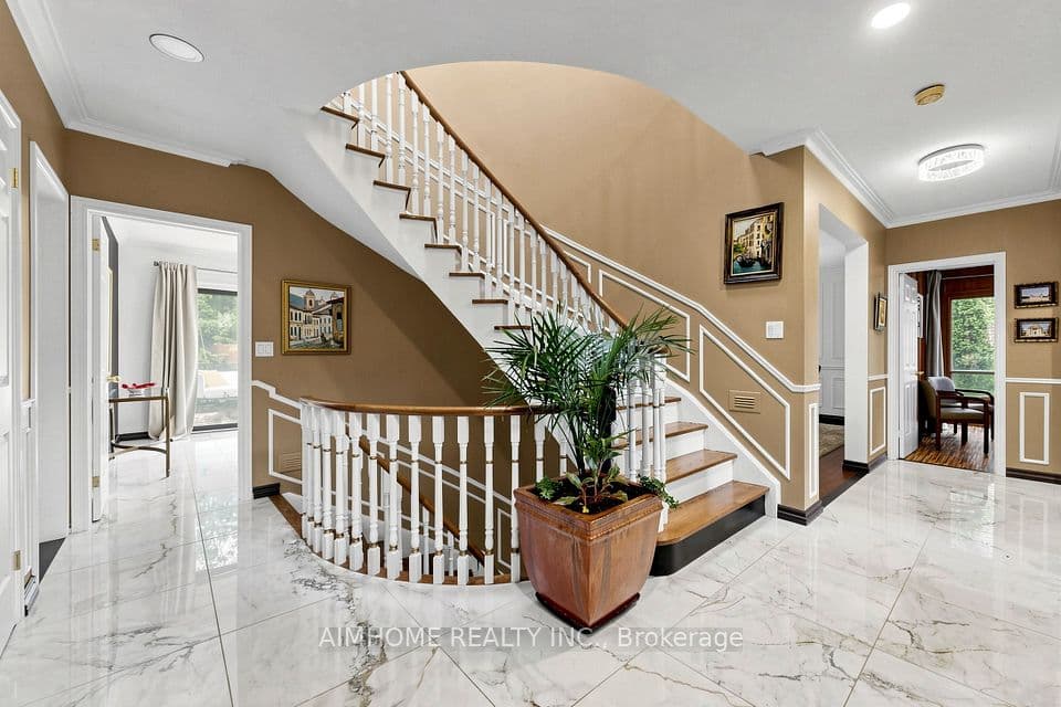 93 Clarinda Drive, Toronto, ON M2K 2V2 – photo 2