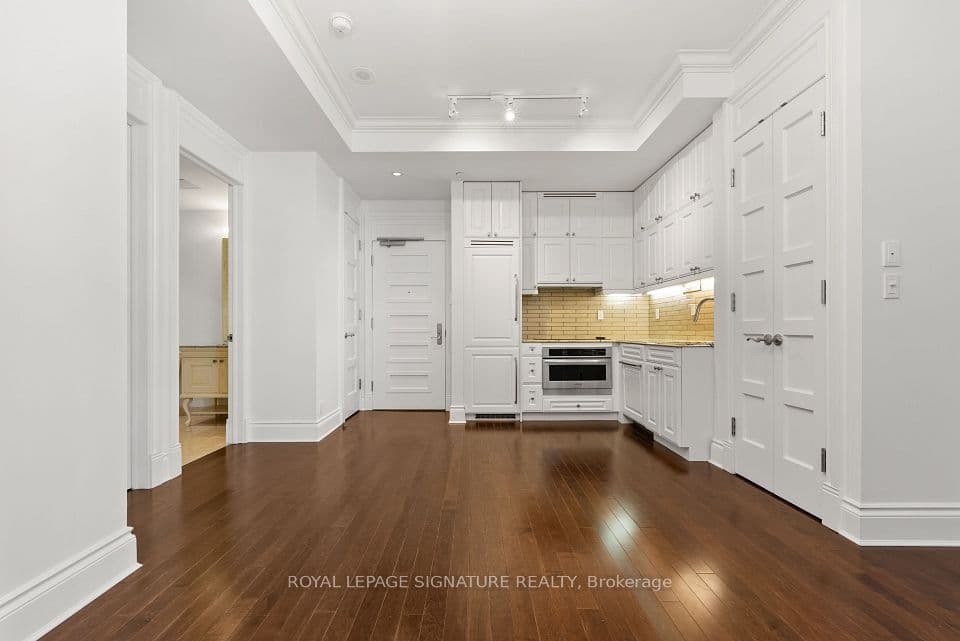 22 Leader Lane 542, Toronto, ON M5E 0B2 – photo 3