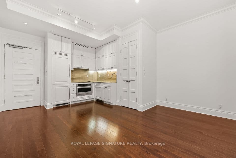 22 Leader Lane 542, Toronto, ON M5E 0B2 – photo 2