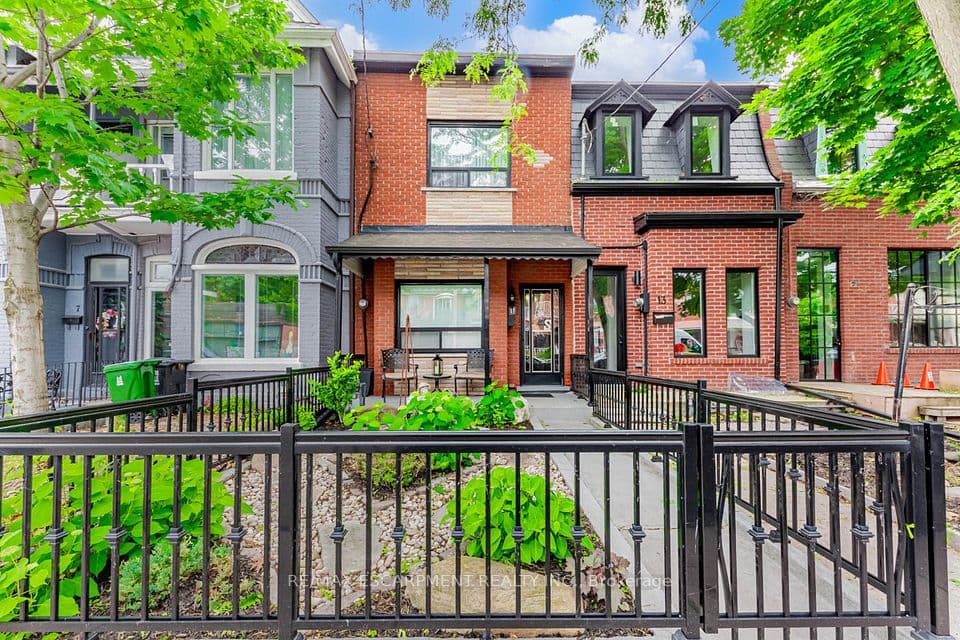 11 Alma Avenue, Toronto, ON M6J 1N2 – photo 2