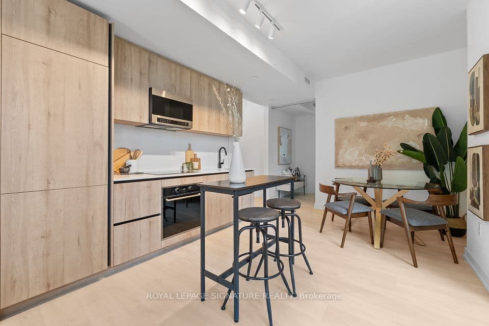 117 Broadway Avenue 2502, Toronto, ON M4P 1V3 – photo 2