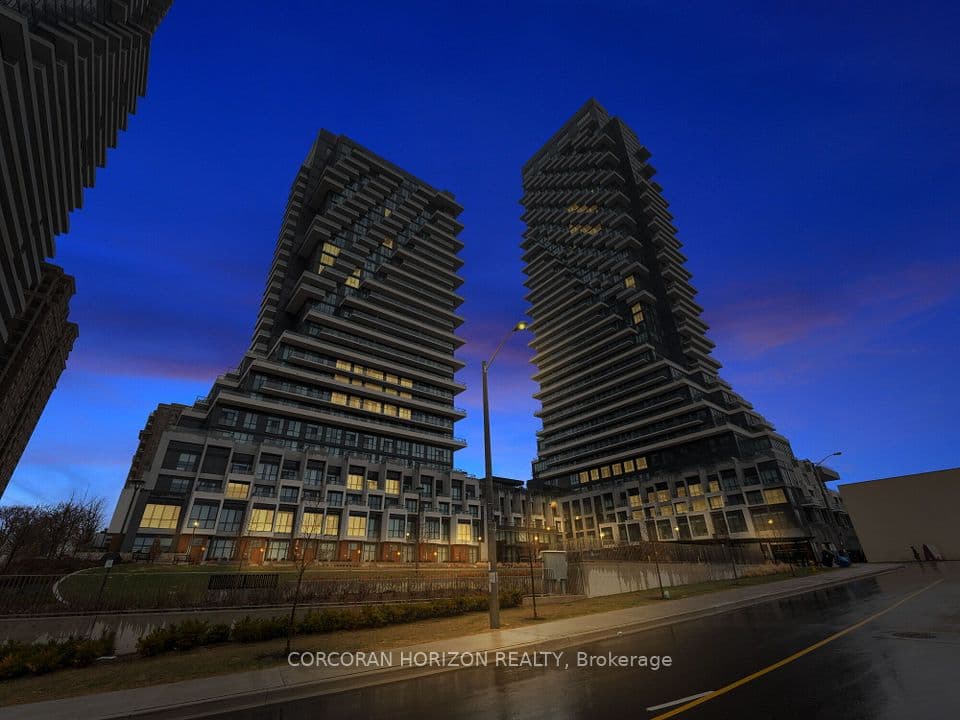 30 Inn On The Park Drive 221, Toronto, ON M3C 0P7 – main photo