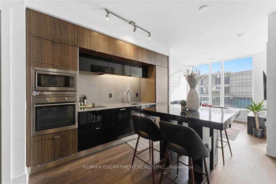 10 York Street 3807, Toronto, ON M5J 0E1 – photo 2