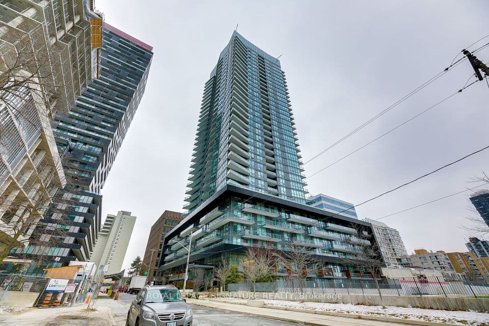 30 Roehampton Avenue 806, Toronto, ON M4P 0B9 – main photo
