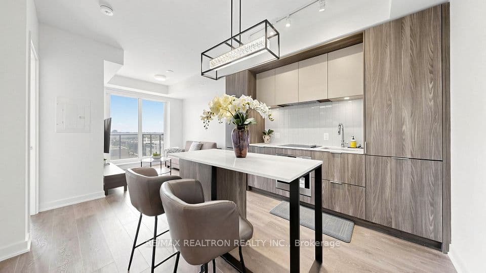 130 River Street 901, Toronto, ON M5A 0R8 – main photo