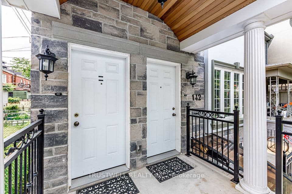 142 Borden Street, Toronto, ON M5S 2N3 – photo 3