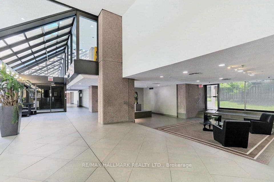 447 Walmer Road Ph10, Toronto, ON M5P 2X9 – photo 2
